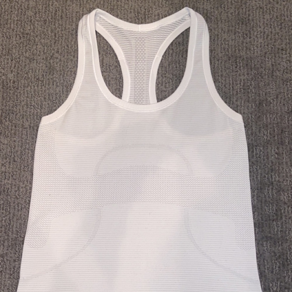 Lululemon swiftly tech tank top size 4